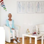 Sabine Büsselmann in Ihrer Praxis